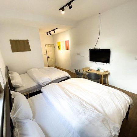 Small Island Homestay Tainan Extérieur photo