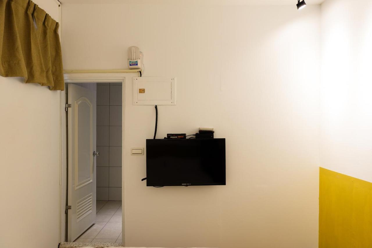 Small Island Homestay Tainan Extérieur photo