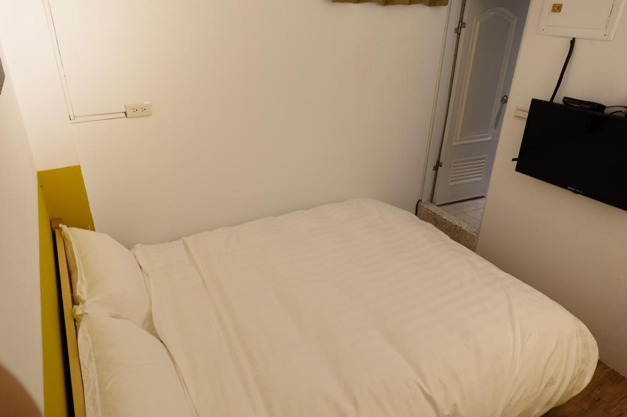 Small Island Homestay Tainan Extérieur photo