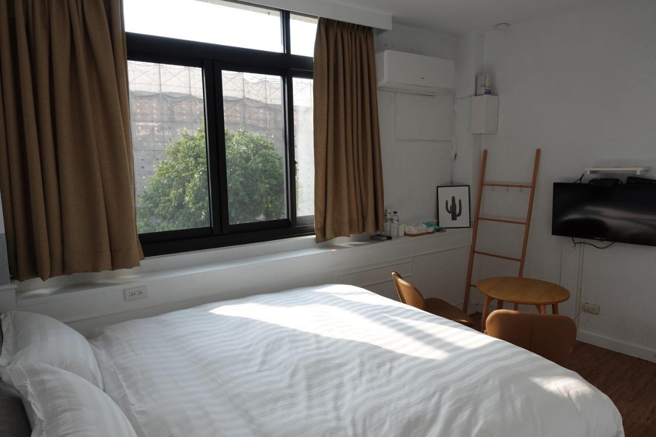 Small Island Homestay Tainan Extérieur photo