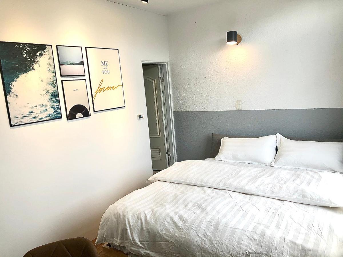Small Island Homestay Tainan Extérieur photo