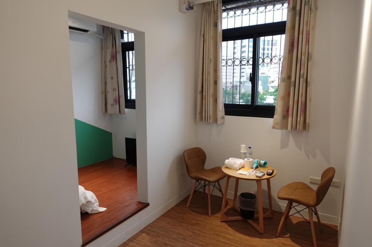 Small Island Homestay Tainan Extérieur photo