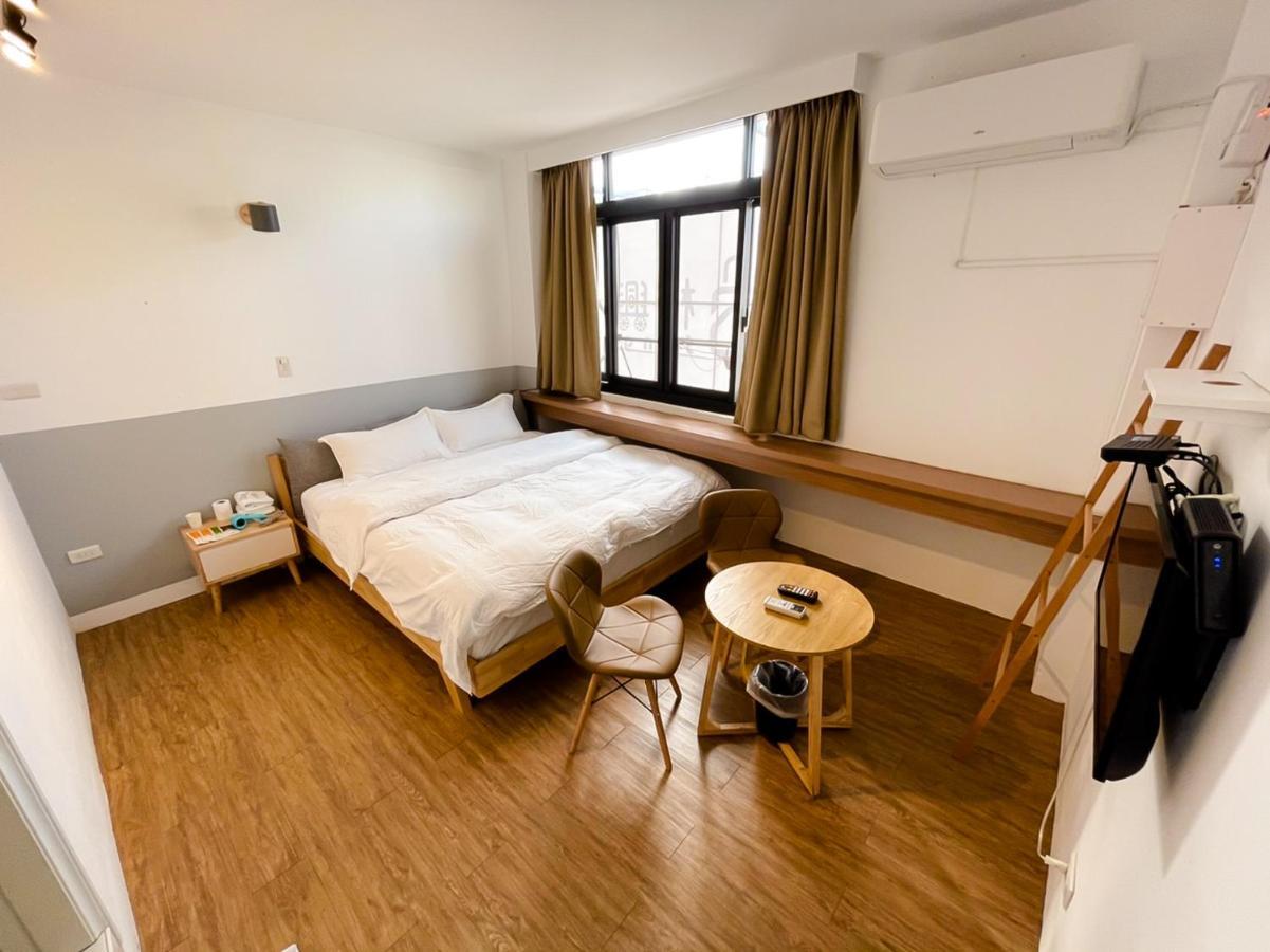 Small Island Homestay Tainan Extérieur photo