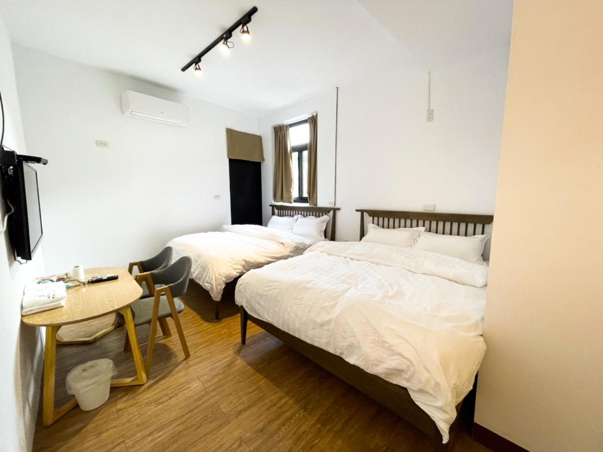 Small Island Homestay Tainan Extérieur photo