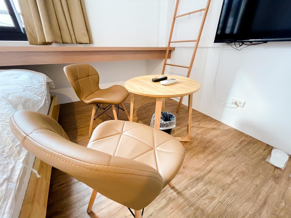 Small Island Homestay Tainan Extérieur photo