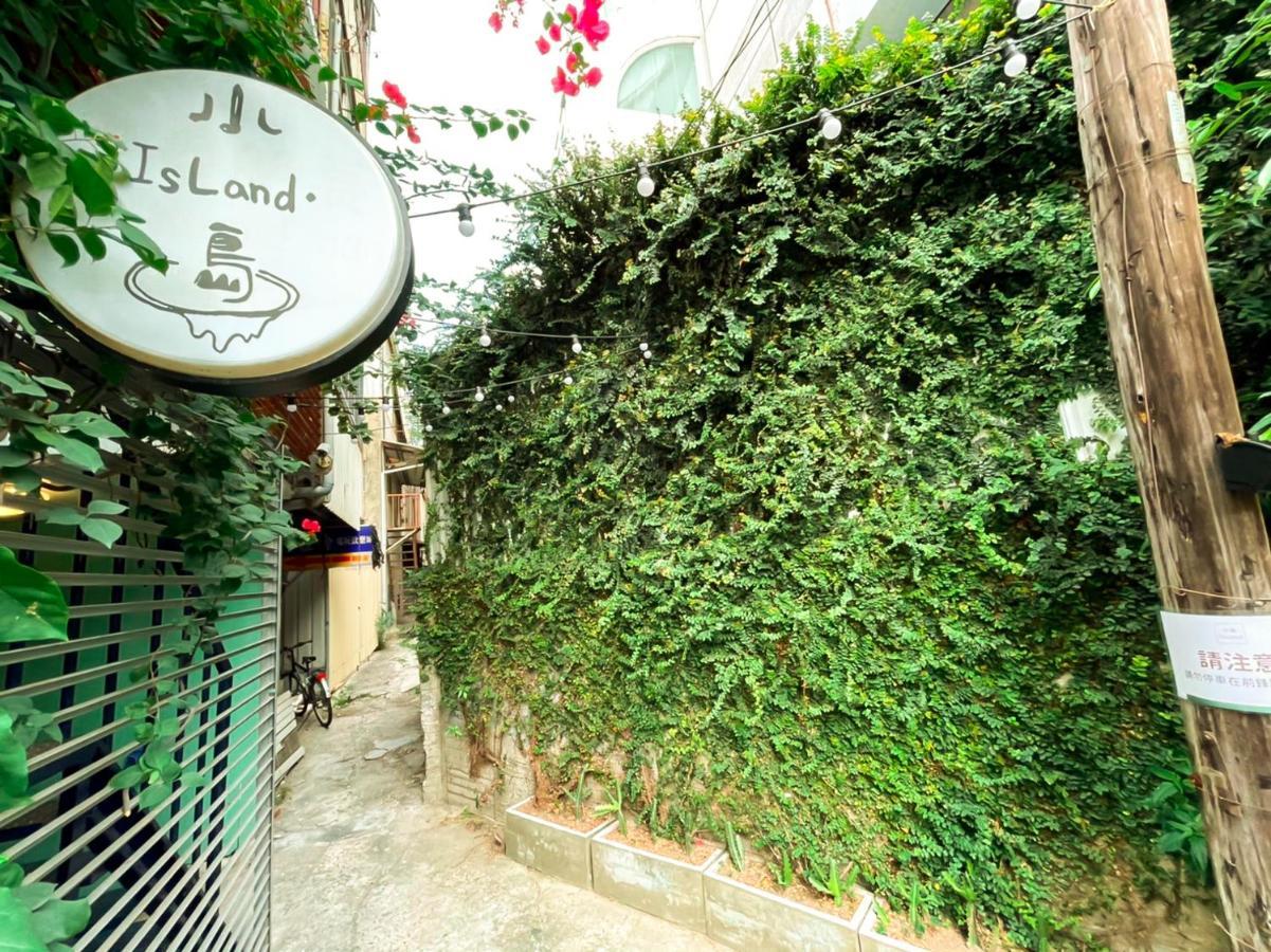 Small Island Homestay Tainan Extérieur photo