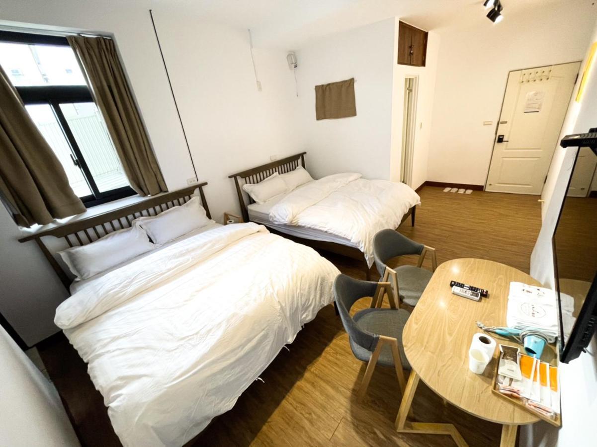 Small Island Homestay Tainan Extérieur photo