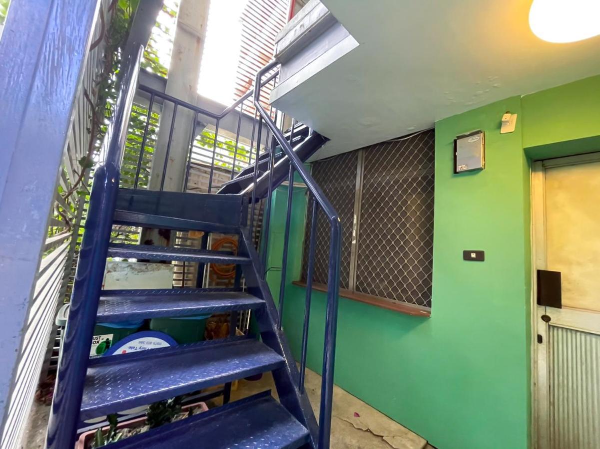 Small Island Homestay Tainan Extérieur photo