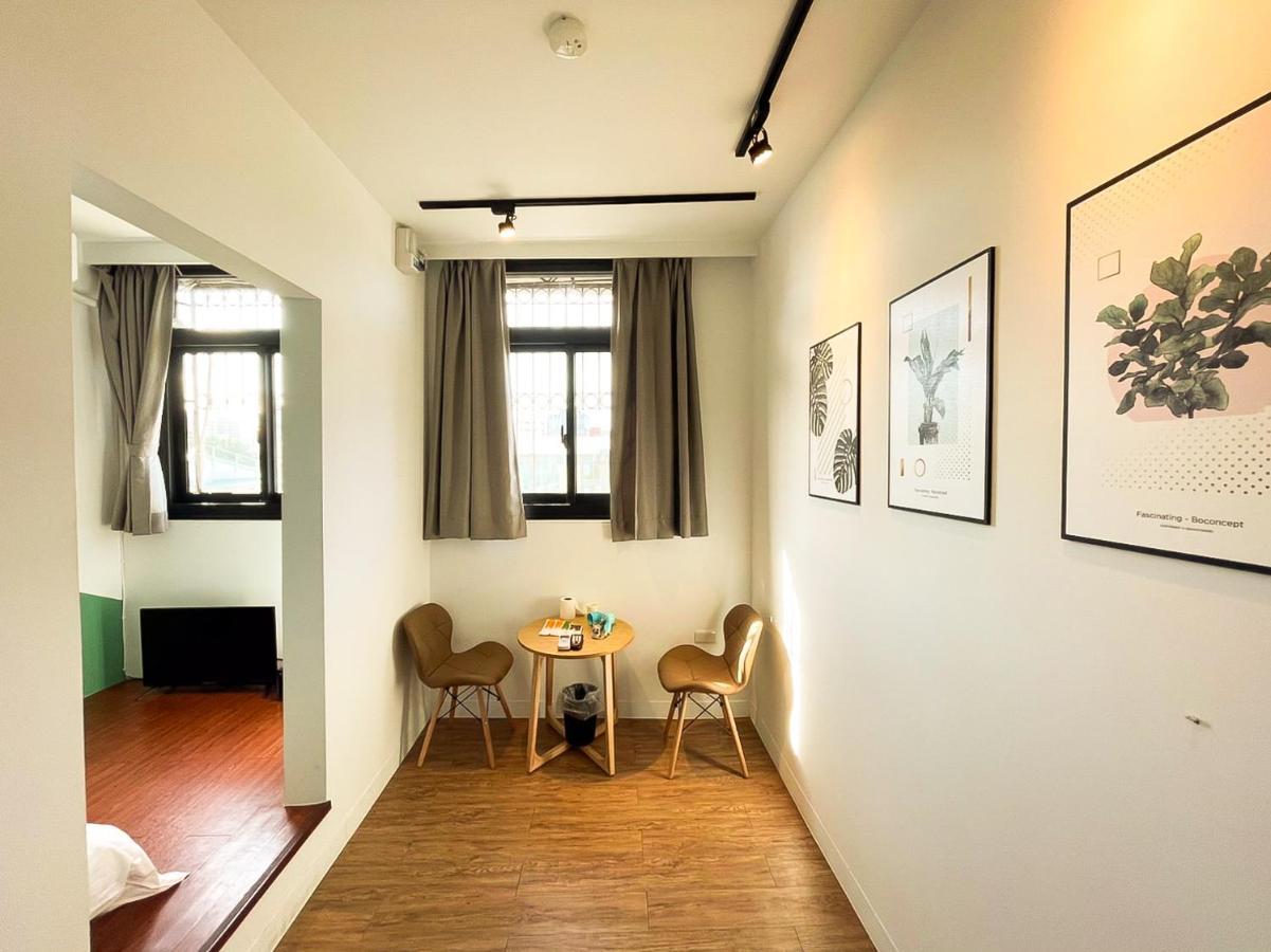 Small Island Homestay Tainan Extérieur photo
