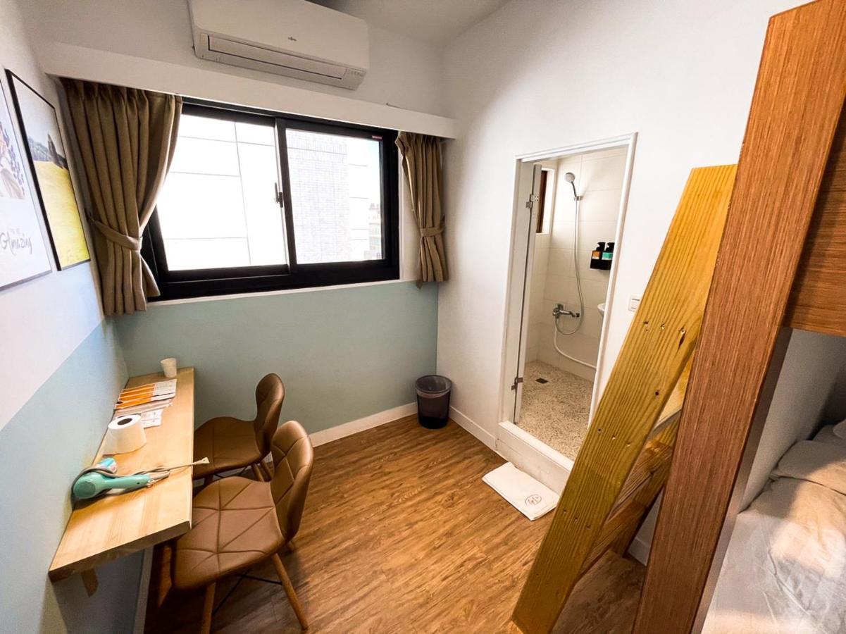 Small Island Homestay Tainan Extérieur photo