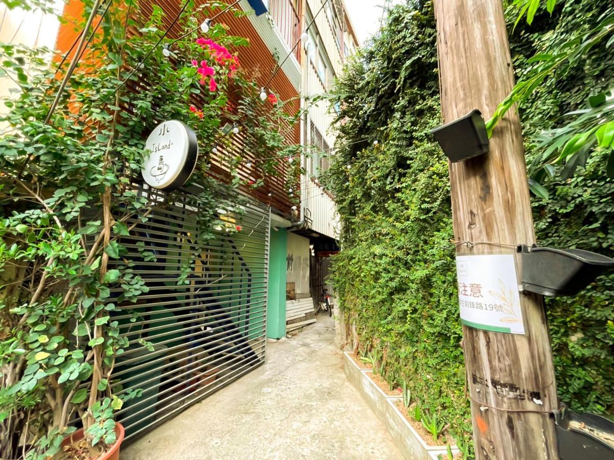 Small Island Homestay Tainan Extérieur photo